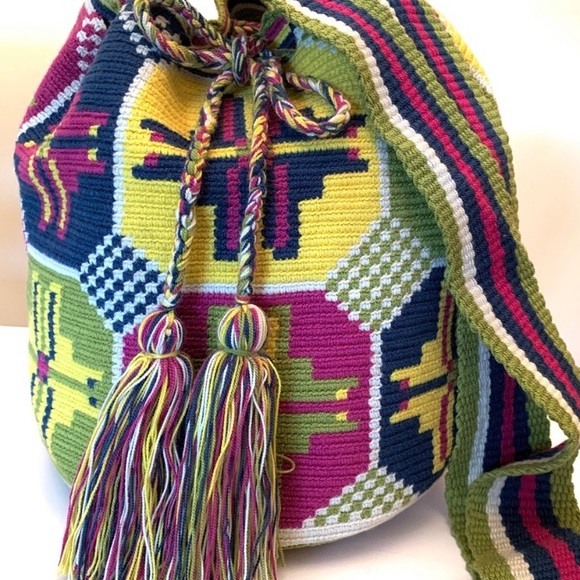 Handwoven Colorful Wayuu Mochila Bag - Picture 3 of 8